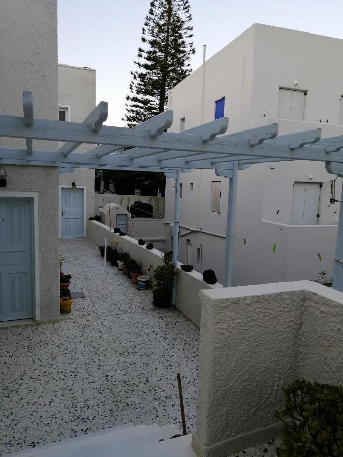 Dilino Kamári Exterior foto