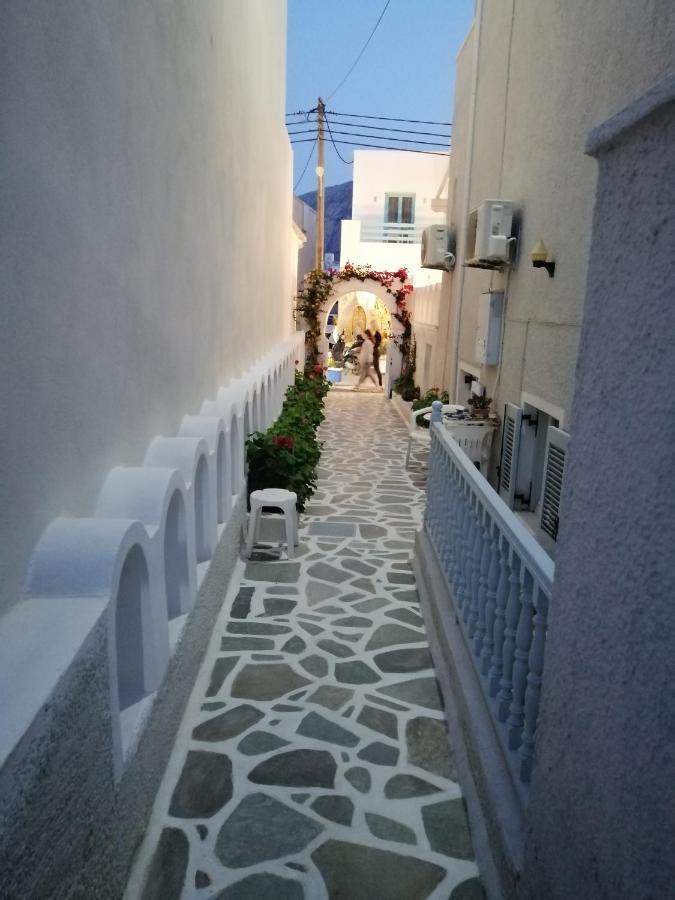 Dilino Kamári Exterior foto